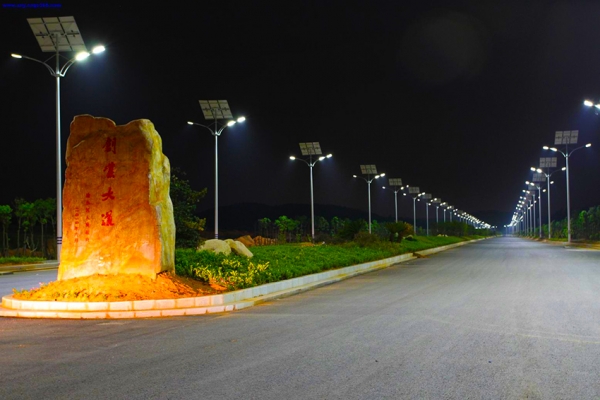 太陽(yáng)能路燈投放使用